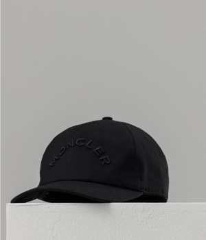 Baseball cap with logo