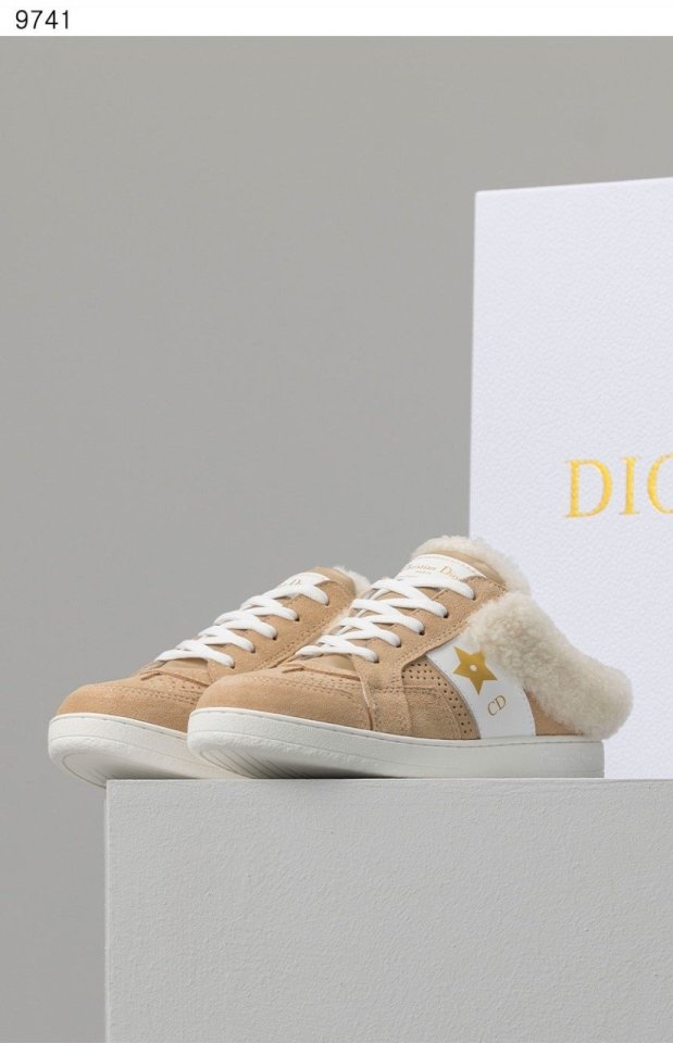 Star Sneakers Beige Suede Calfskin Beige